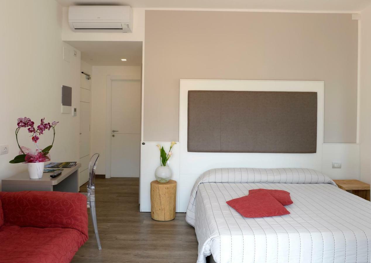 Hotel Rolly Riva del Garda Exterior foto